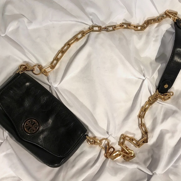 TORY BURCH — Logo Gold Chain Black Leather Clutch - Picture 3 of 9